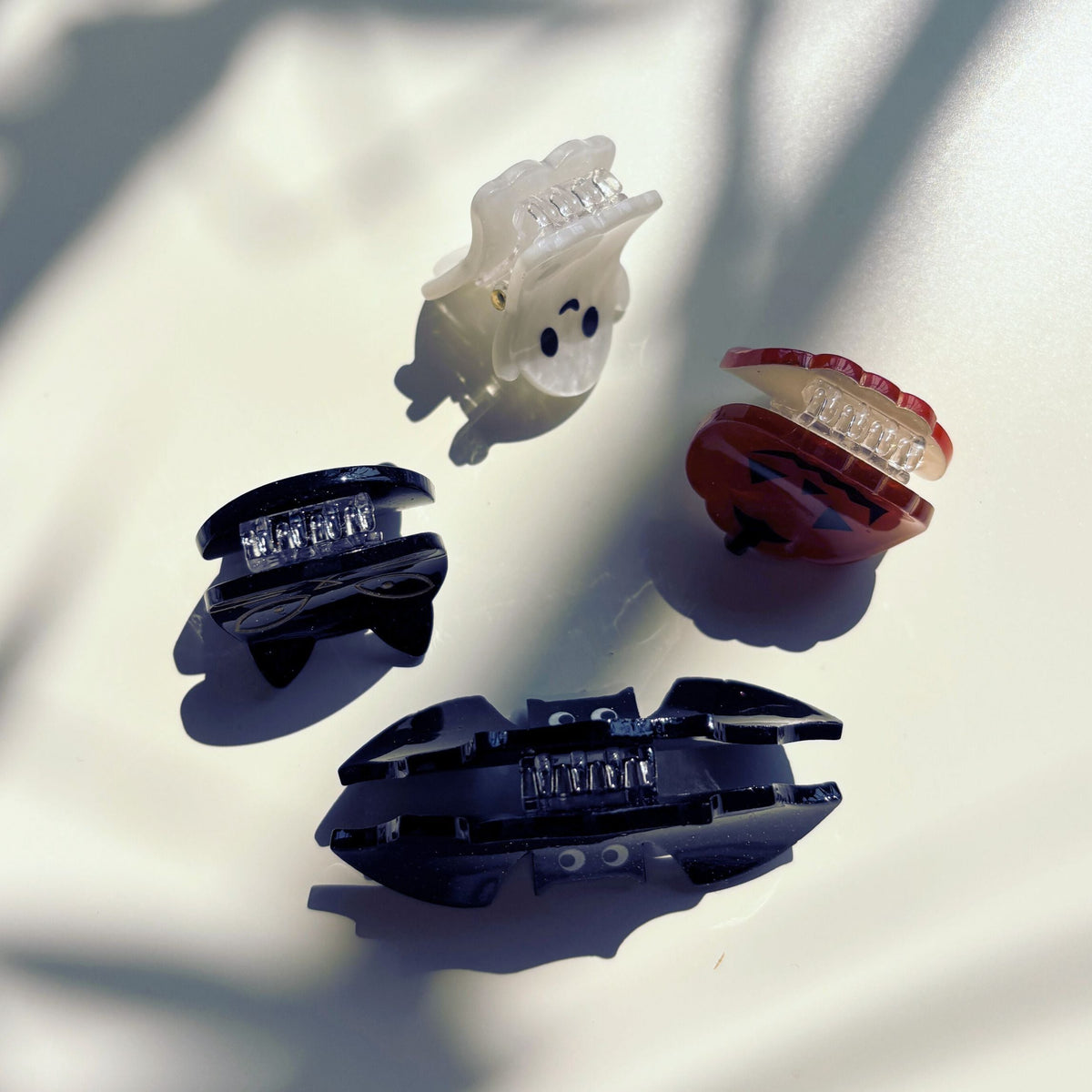Spooky Mini Velvet Hair Claws — Set of 4